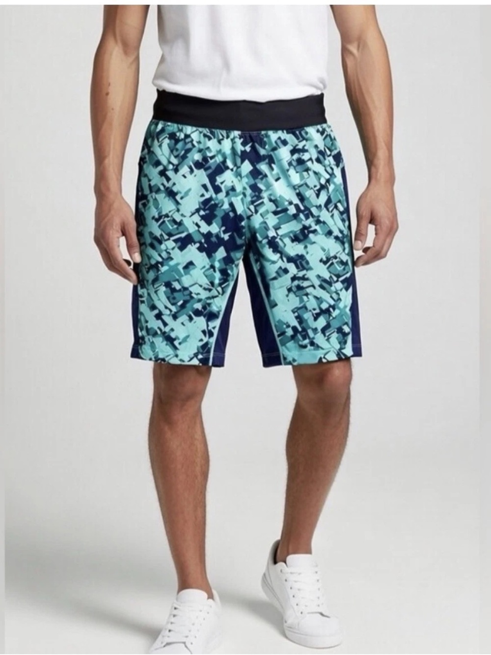 Men's Lululemon T.H.E. Shorts Size Medium 11” In Seam Athletic Shorts